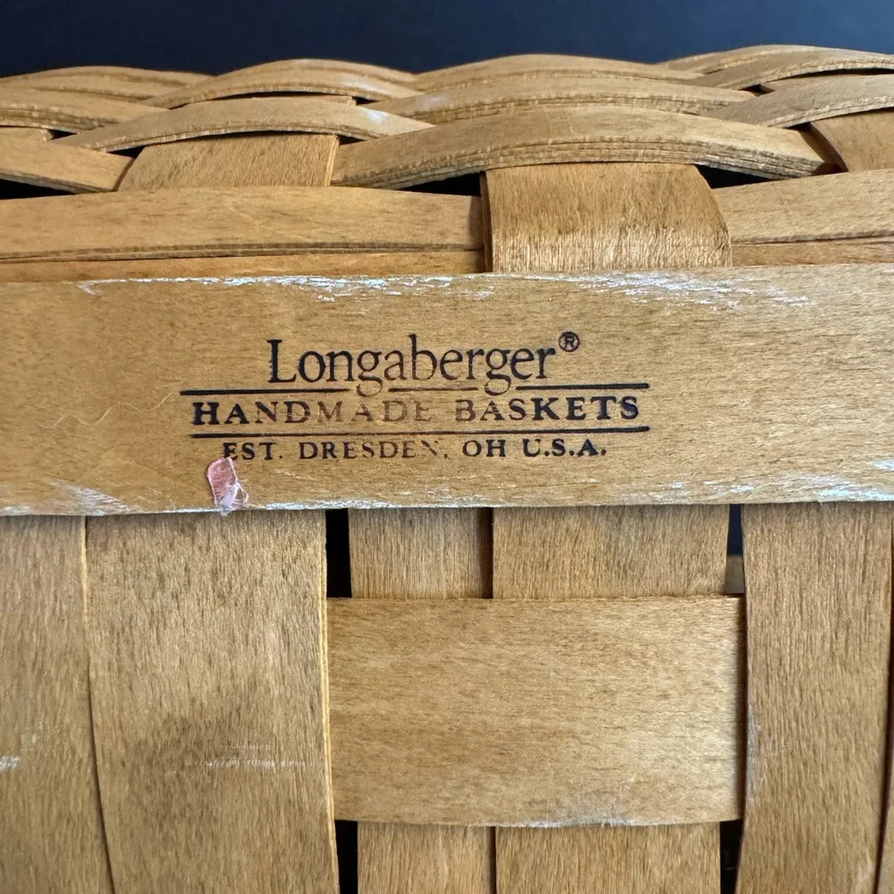 Vtg Signed Longaberger desk organizer with plastic insert and 2 dividers.